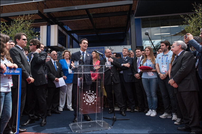 Снимка 19: EP President and High Representative of the Union for Foreign Affairs and Security Policy take partin Citizens' Dialogue at Expo Milan and inaugurate EU Pavilion on the Europe Day