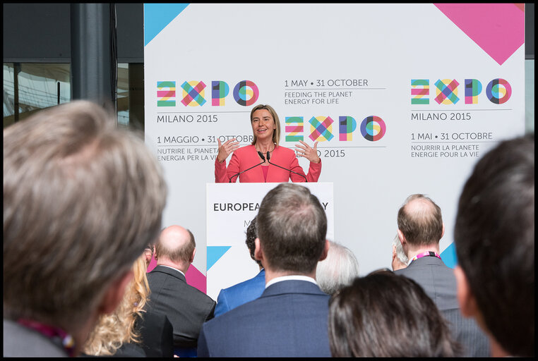 Снимка 2: EP President and Federica MOGHERINI, High Representative of the Union for Foreign Affairs and Security Policy take partin Citizens' Dialogue at Expo Milan and inaugurate EU Pavilion on the Europe Day