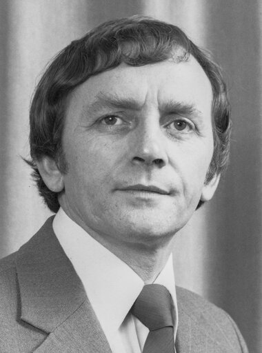 Foto 2: Portrait of MEP Allan R. ROGERS