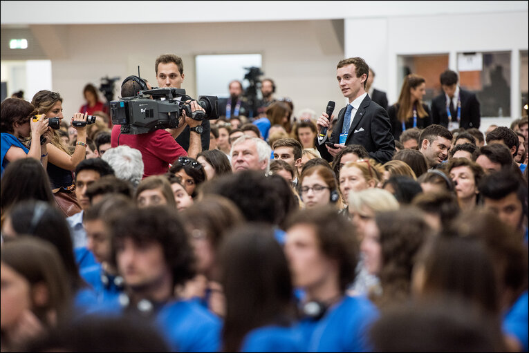 Снимка 31: EP President and High Representative of the Union for Foreign Affairs and Security Policy take partin Citizens' Dialogue at Expo Milan and inaugurate EU Pavilion on the Europe Day