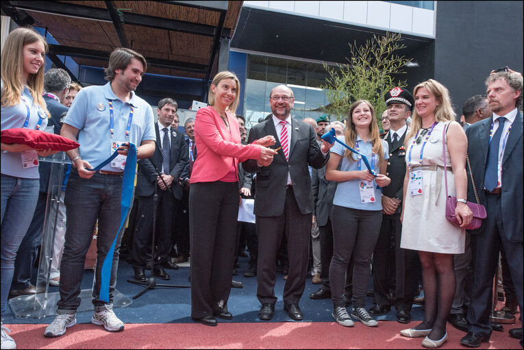 Снимка 15: EP President and High Representative of the Union for Foreign Affairs and Security Policy take partin Citizens' Dialogue at Expo Milan and inaugurate EU Pavilion on the Europe Day