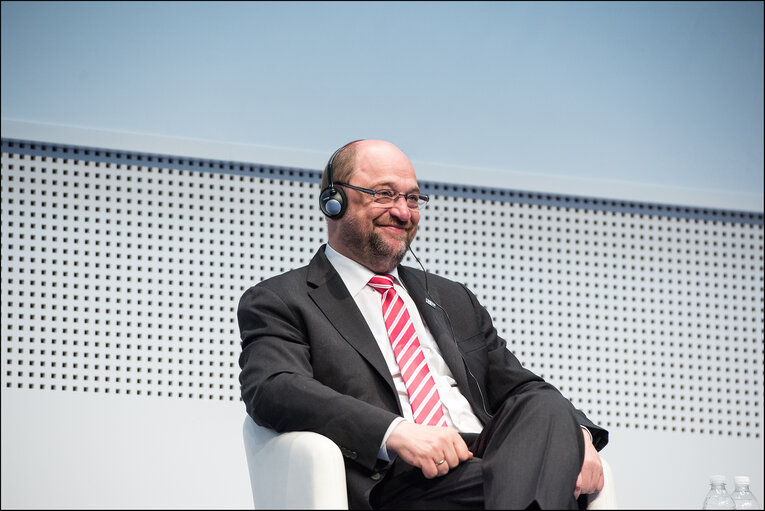 Снимка 34: EP President and High Representative of the Union for Foreign Affairs and Security Policy take partin Citizens' Dialogue at Expo Milan and inaugurate EU Pavilion on the Europe Day