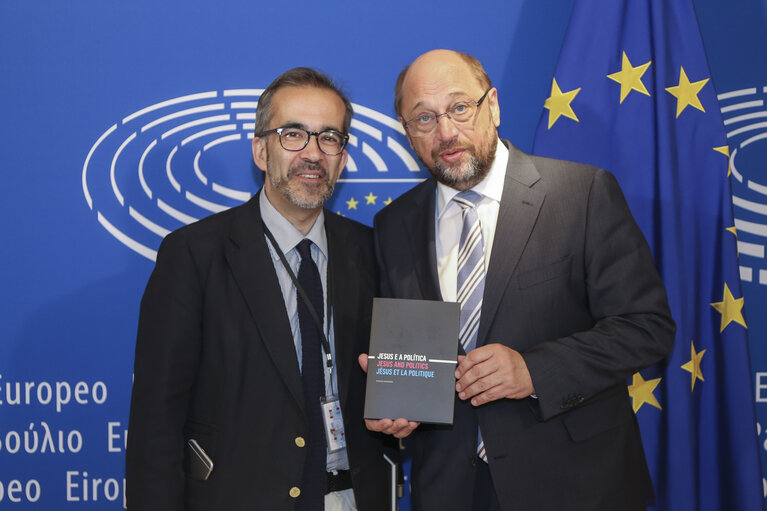 Photo 2: Martin SCHULZ - EP President meets with MEP Paulo RANGEL