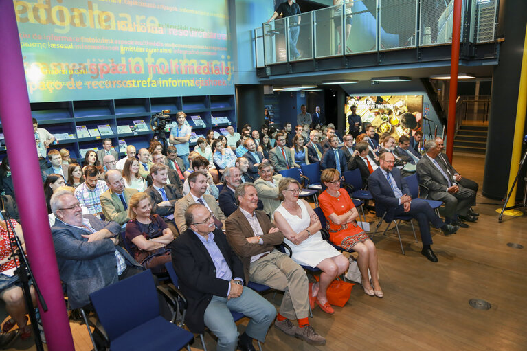 Nuotrauka 3: Presentation of the book: ' The Making of a European President ' in presence of EP President and EC President