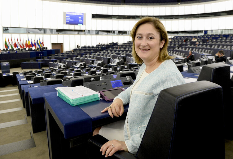 Fotogrāfija 4: Cachia Therese COMODINI in plenary session week 28 2015 in Strasbourg