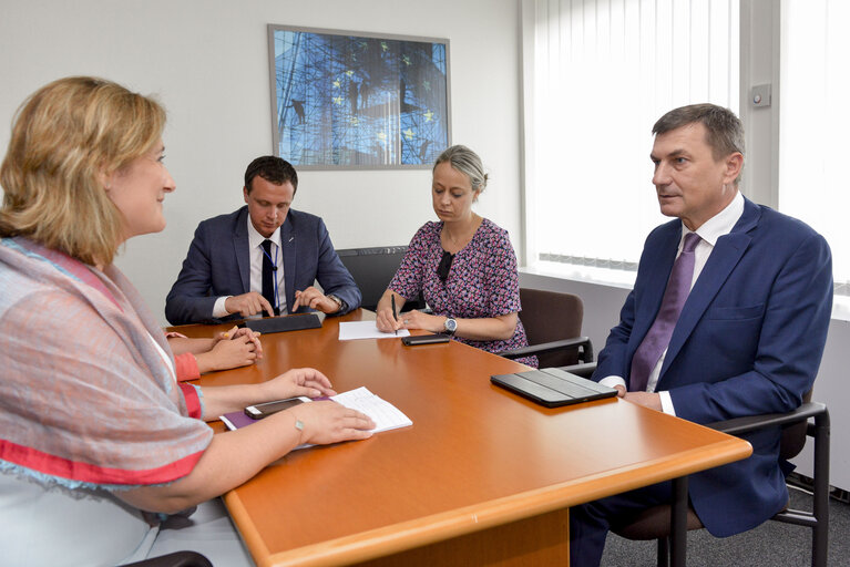 Foto 3: Andrus ANSIP - EC Commissioner in charge of  Digital Single Market meets Cachia Therese COMODINI