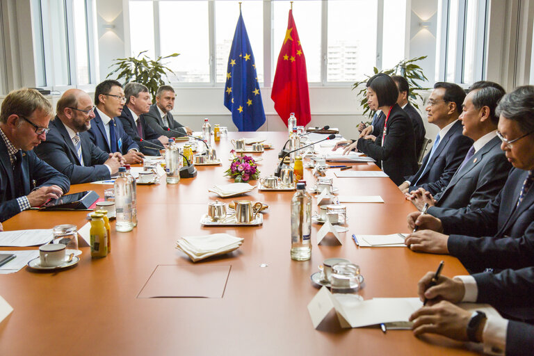 Zdjęcie 3: Visit of the Prime Minister of the People's Republic of China to the European Parliament in Brussels - Meeting with EP President