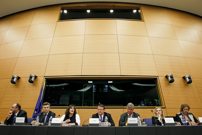 Foto 16: Meeting of the Croatian Delegation in the European Parliament - Session of the Paneuropean Working Group of the European People's Party on the Topic of the 'Two years membership of Croatia'