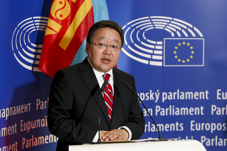 Φωτογραφία 11: Official visit of the President of Mongolia to the European Parliament in Strasbourg - Press Point