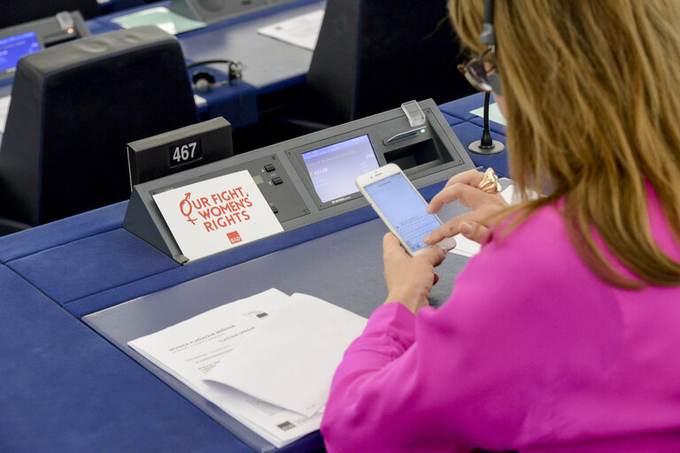 Fotografia 38: Plenary session week 24 2015 in Strasbourg- State of EU-Russia relations