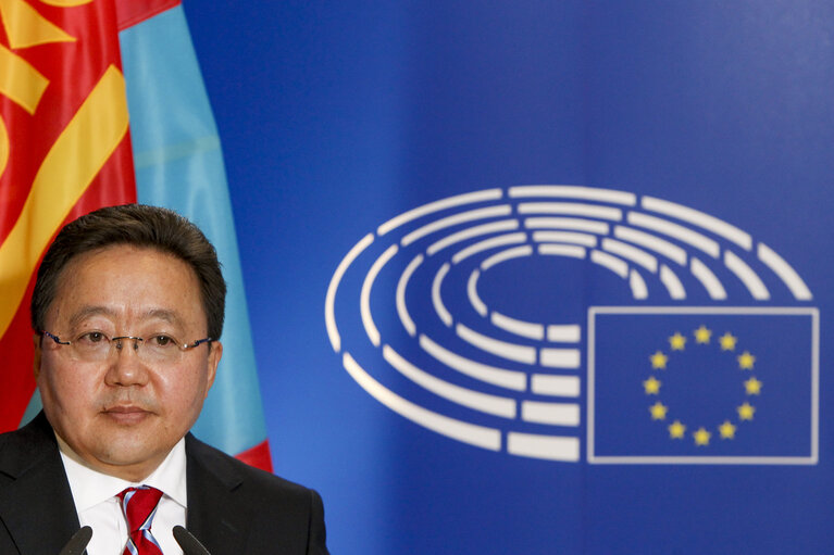 Fotografia 7: Official visit of the President of Mongolia to the European Parliament in Strasbourg - Press Point