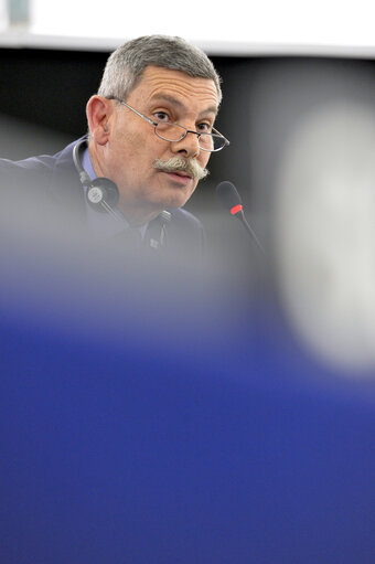 Fotografia 4: Plenary session week 24 2015 in Strasbourg - Strategic military situation in the Black Sea Basin following the illegal annexation of Crimea by Russia