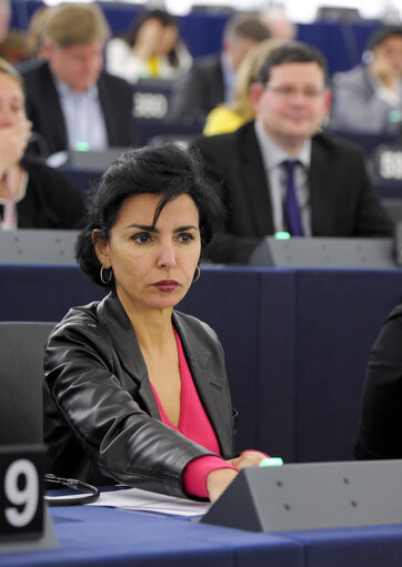 Foto 5: Rachida DATI voting in plenary session week 24 2015 in Strasbourg