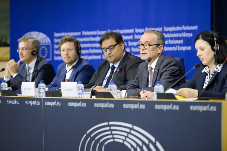 Press conference on data protection