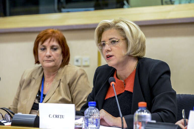 Fotografie 10: REGI Committee - Exchange of views with the Commissioner in charge of Regional policy