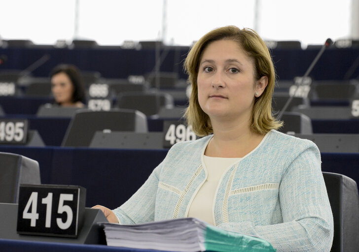 Fotogrāfija 6: Cachia Therese COMODINI in plenary session week 28 2015 in Strasbourg