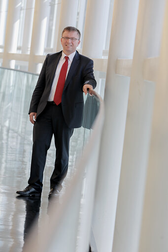 Foto 1: MEP Joachim SCHUSTER in the Strasbourg building