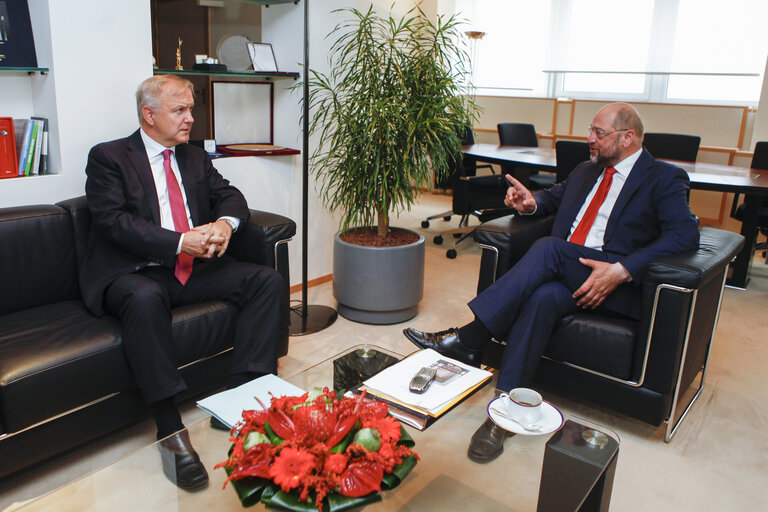 Foto 1: Martin SCHULZ - EP President meets with EP vice president Oli REHN