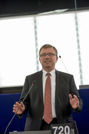 Foto 3: Joachim SCHUSTER in plenary chamber week 38 2014 in Strasbourg