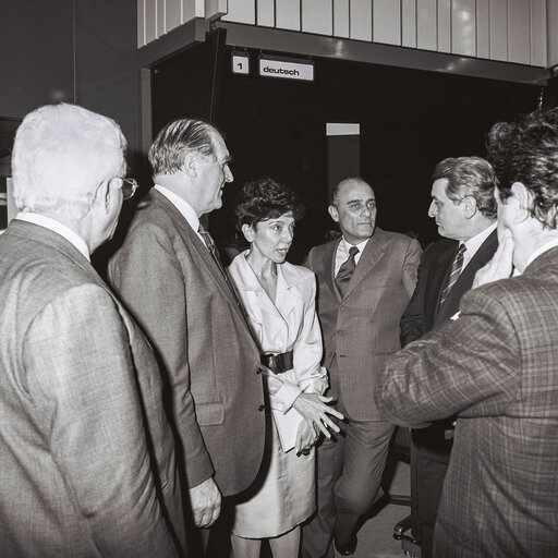 Fotografia 1: EP President, Lord PLUMB meets with an Italian delegation