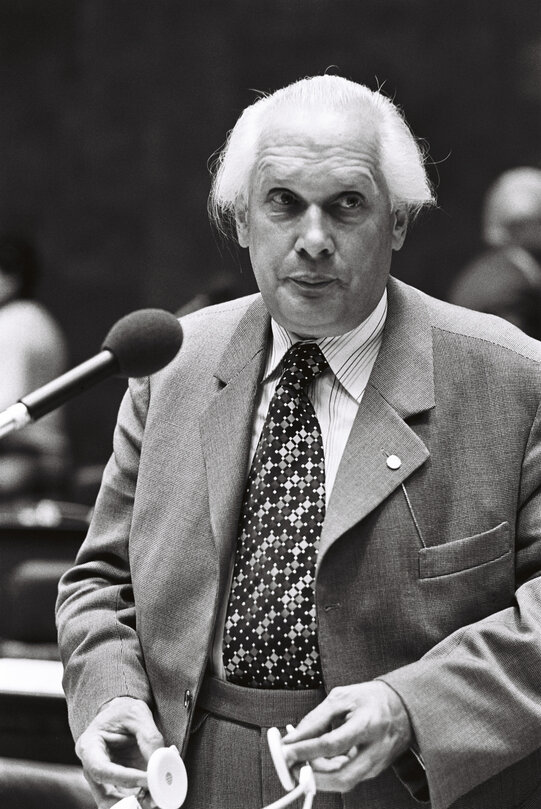 The delegue Erwin LANGE during a session in Luxembourg in September 1977.