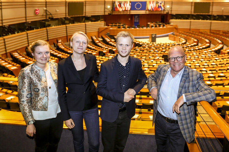 Zdjęcie 1: Ole CHRISTENSEN and staff Members