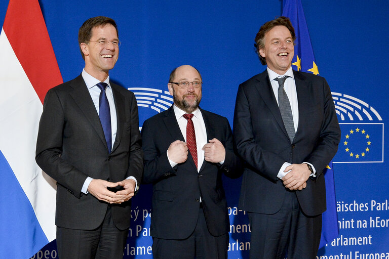 Foto 1: Dutch Presidency of the EU - Visit of the Dutch Prime Minister to the European Parliament in Strasbourg - Official welcome