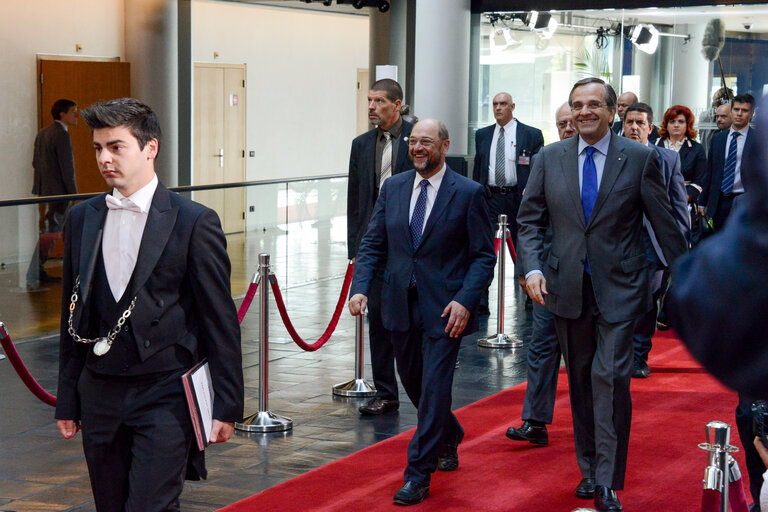 Fotografia 1: Official visit of the Prime Minister of Greece to the European Parliament in Strasbourg  Acting EP President welcomes Greek Prime Minister