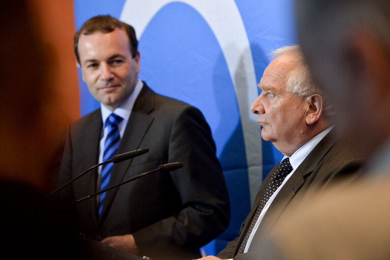Foto 2: Press conference of the new EPP Group President