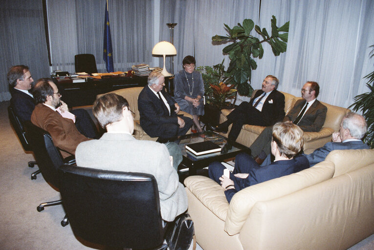 Egon KLEPSCH - EP Presidents meets with Uffe ELLEMANN-JENSEN, Minister of Foreign Affairs of Denmark and Jorgen ORSTROM MOLLER, Secretary of Foreign Affairs of Denmark