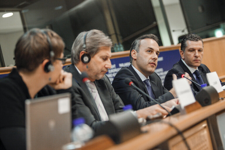 Foto 8: Regional and local strategy for growth and innovation in Greece. Building a better community.