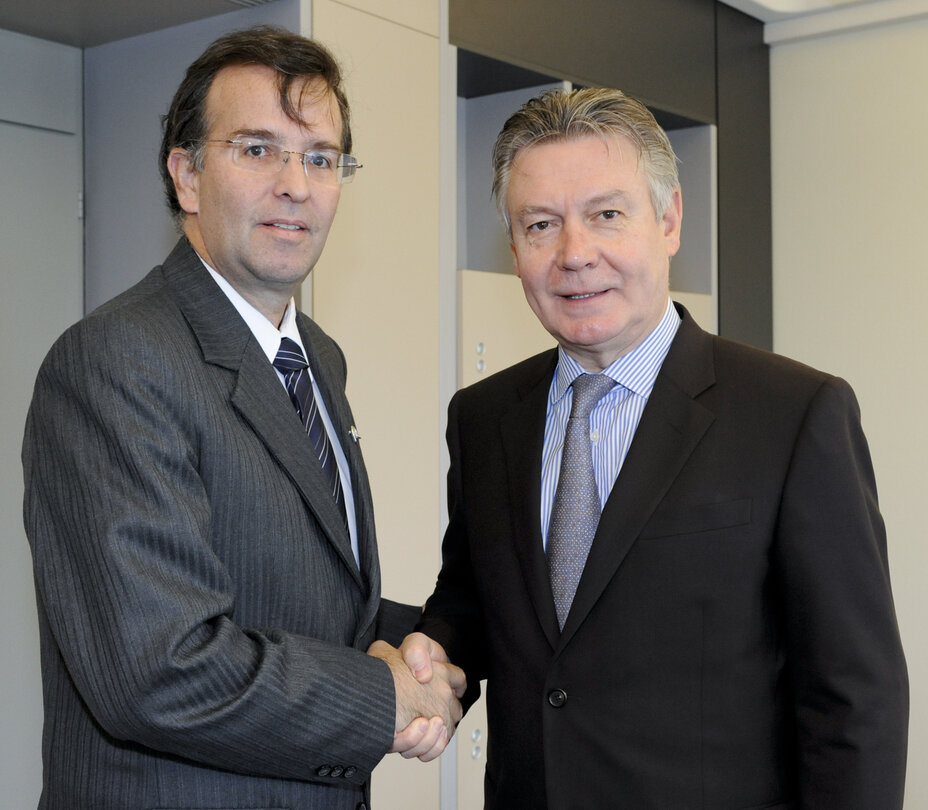 Karel DE GUCHT, Commissioner in charge of Trade meets Peruvian Minister for External Trade and Tourism