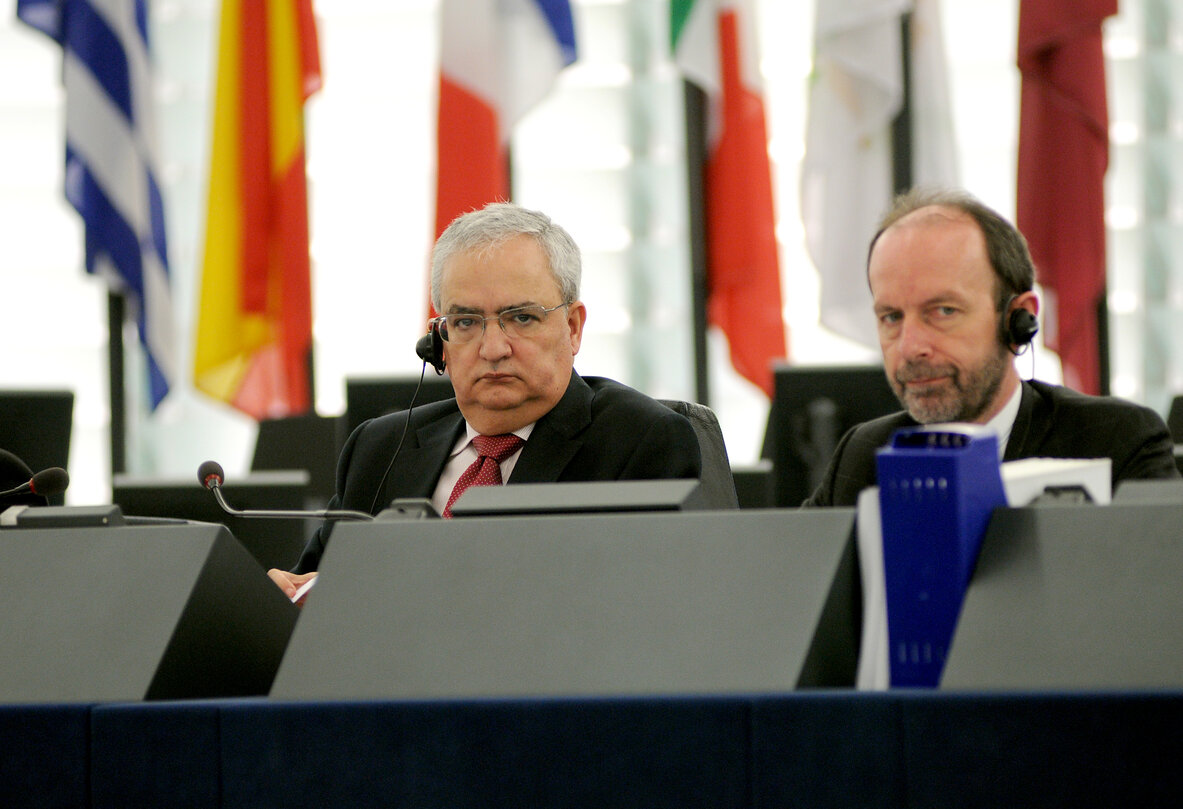 EP Vice-President Manuel Antonio dos SANTOS presides over a plenary session in Strasbourg