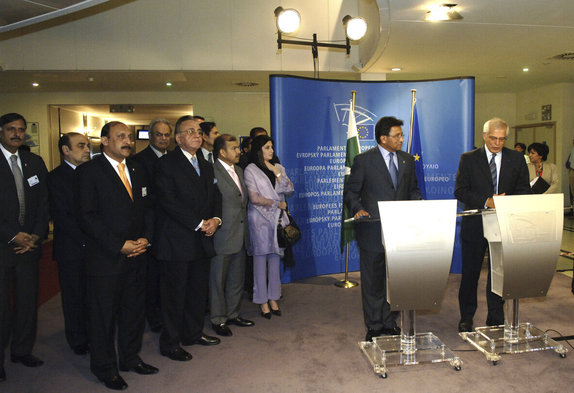 Press conference of EP President with the Pakistani President