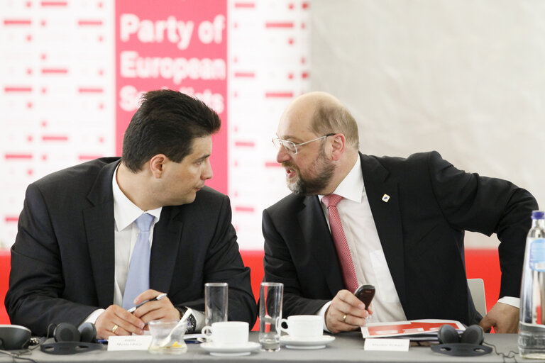 Foto 1: EP President attends a meeting of the PES, Party of European Socialists