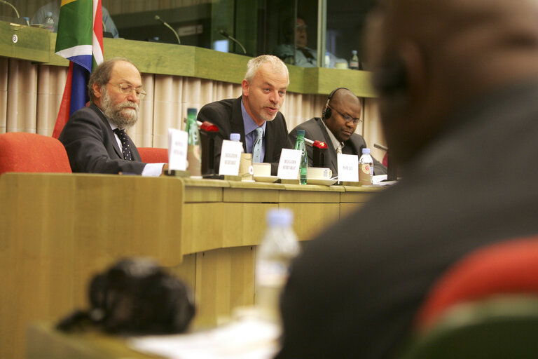 10th Interparliamentary meeting EP/South Africa on the future of the EU-ACP partnership following South Africa's qualified accession to the Cotonou Agreement as well as South Africa's efforts to mediate in the political and food crisis in Zimbabwe.