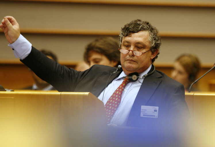 Zdjęcie 1: Portugal's Secretary for European Affairs Manuel LOBO ANTUNES attends a plenary session in Brussels