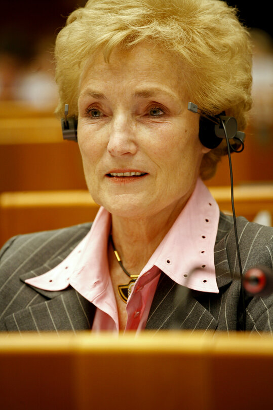 Erna HENNICOT-SCHOEPGES in a meeting at the EP in Brussels.