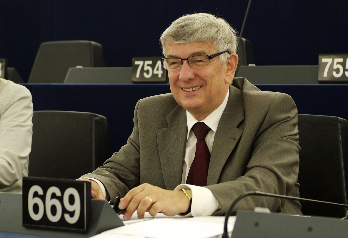 Mieczyslaw Edmund JANOWSKI in plenary session in Strasbourg.