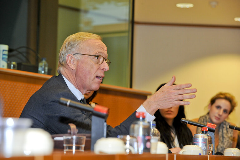 MEP Gunnar HOKMARK meets a group