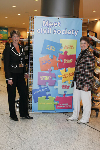 Foto 4: Meet Civil Society