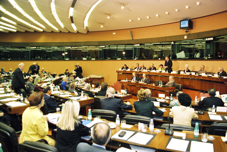 Foto 1: EPP Group meeting with Chiara LUBICH