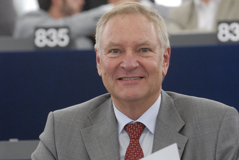 Fotogrāfija 1: MEP Hans-Peter MAYER