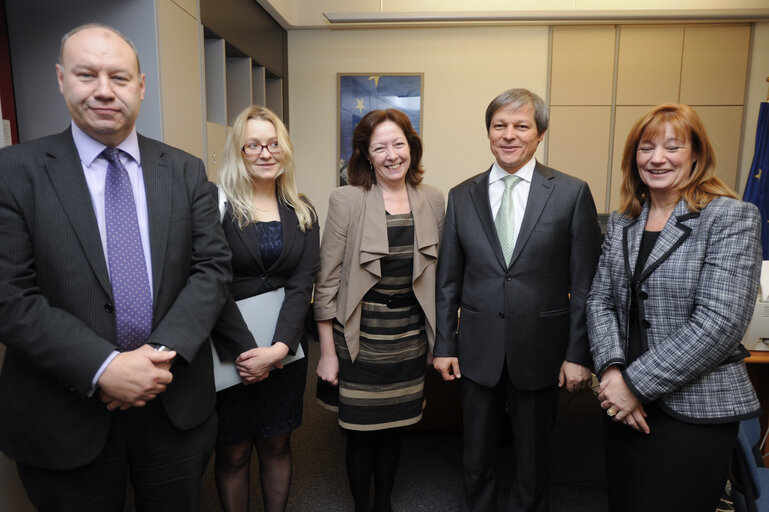 Zdjęcie 1: MEP Jill Evans meets with Commissioner Dacian Ciolos in Strasbourg