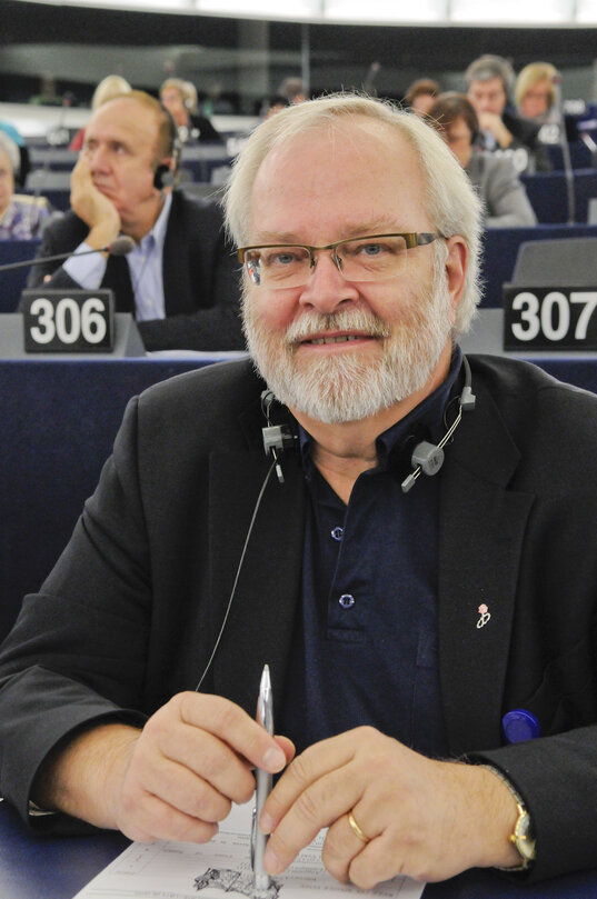 Portrait of the MEP Goran Farm in plenary session week 43