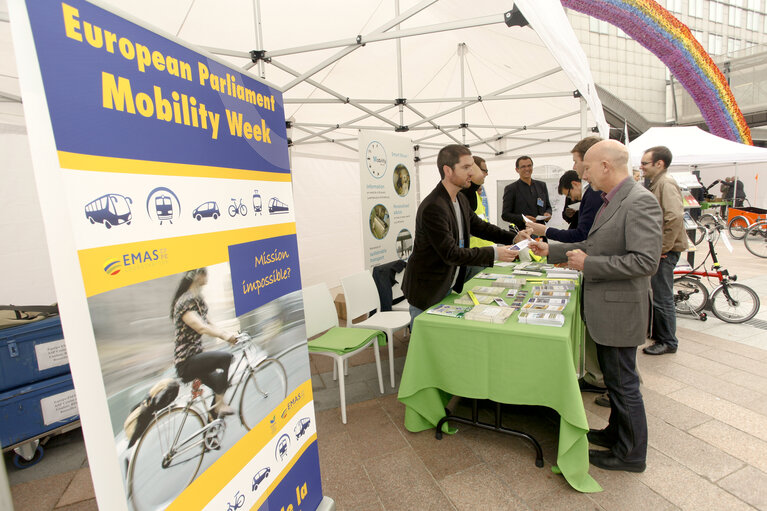 Fotografija 8: Mobility Week in front of the European Parliament in Brussels