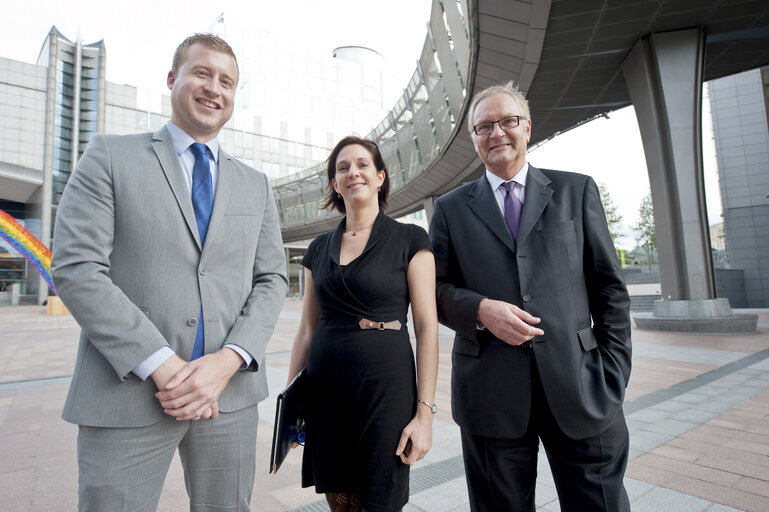 Fotó 13: Portrait of MEP Hans Peter MAYER and assistants