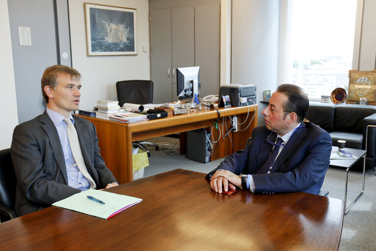 Foto 6: EP Vice President Gianni PITTELLA meets with Danish Ambassador Jonas Bering LIISBERG