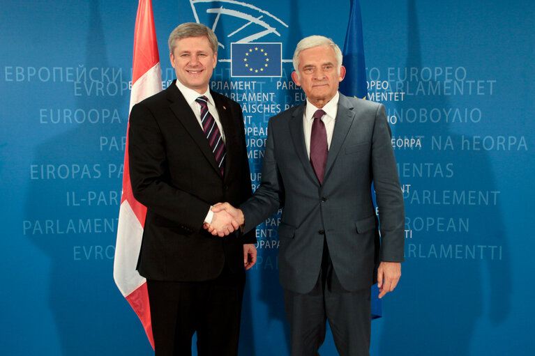 Jerzy Buzek, EP President, meets with Stephen Harper, Prime Minister of Canada