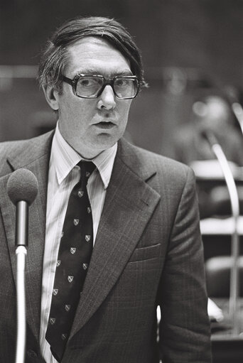 Fotografija 6: William Mark HUGHES during a session in Luxembourg in February 1977